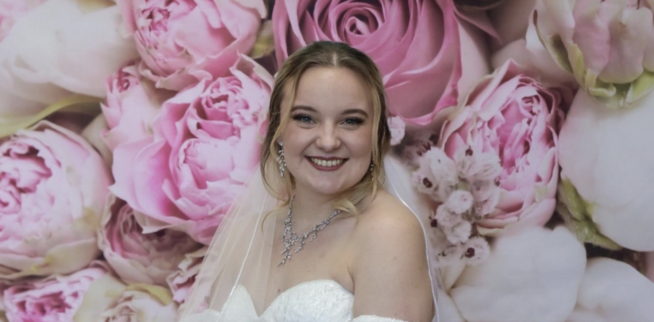 Vintage-Inspired Winter Wedding Dresses for a Classic Look Image